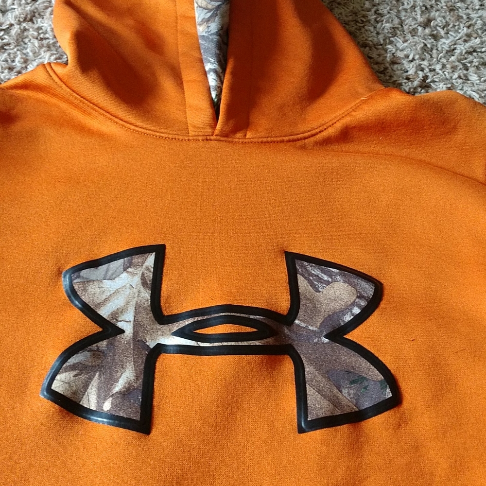 YXL orange/ camouflage under armour sweatshirt